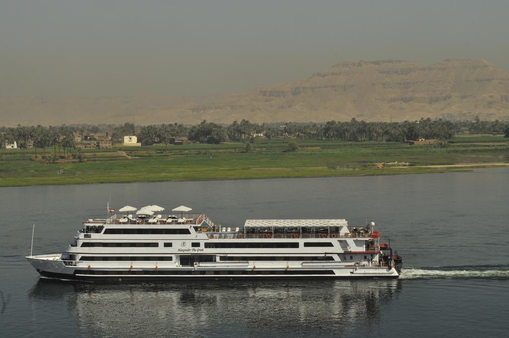 M/Y Alexander The Great Nile Cruise - 4 Nights Every Monday From Luxor - 3 Nights Every Friday From Aswan Esterno foto